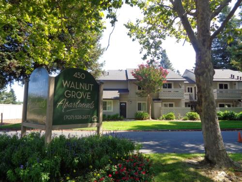 Walnut Grove Apartments